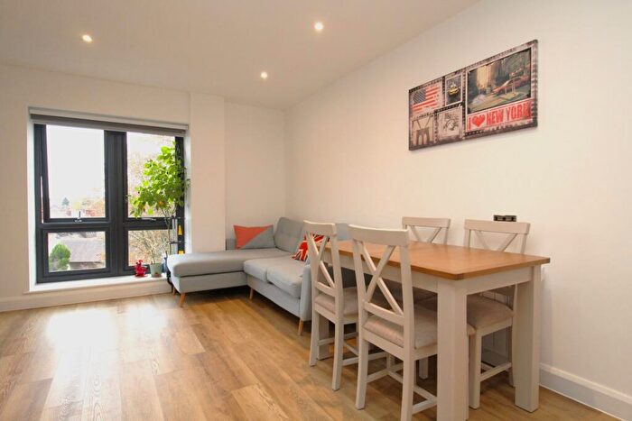2 Bedroom Apartment For Sale In Leys Avenue, Letchworth Garden City, SG6