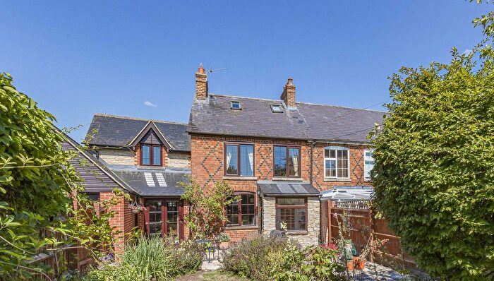 3 Bedroom End Of Terrace House For Sale In Wendlebury, Bicester, OX25
