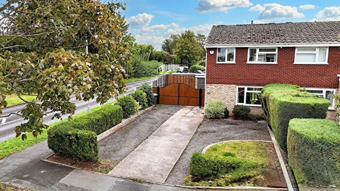 3 Bedroom Semi-Detached House For Sale In Caldervale Drive, Stafford, ST17
