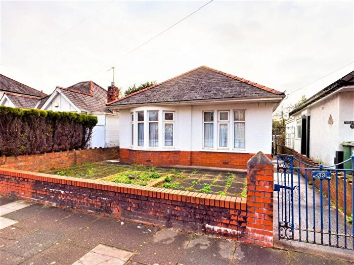 2 Bedroom Bungalow For Sale In Finchley Road, Fairwater, Cardiff, CF5