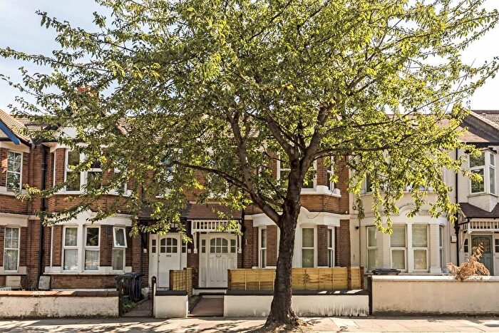 2 Bedroom Flat To Rent In Horn Lane, London, W3