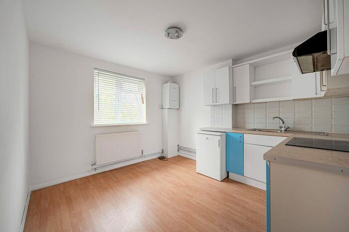 1 Bedroom Flat To Rent In Salisbury Road, High Barnet, Barnet, EN5