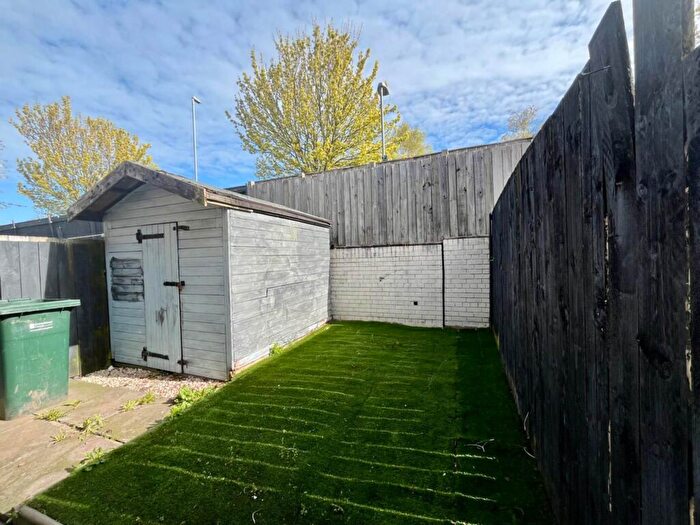 2 Bedroom Semi Detached House To Rent In Tyne View, Gateshead, NE8