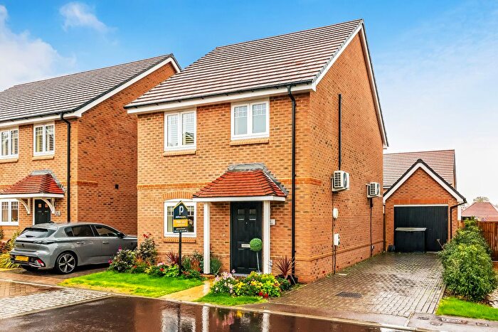 3 Bedroom Detached House For Sale In Moss Road, Edenbridge, TN8