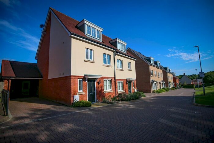 4 Bedroom Semi-Detached House To Rent In Bangays Way, Borough Green, Kent, TN15