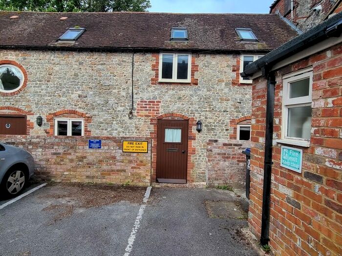1 Bedroom Mews To Rent In Market Place, Warminster, BA12