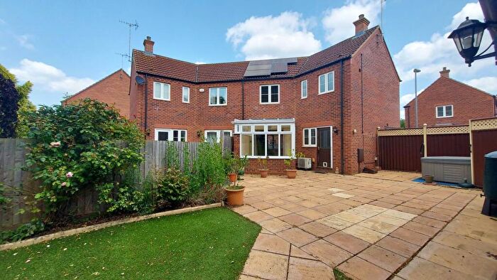 3 Bedroom Semi-Detached House For Sale In Kestrel Drive, Bourne, PE10