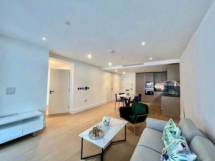 2 Bedroom Flat To Rent In Palmer Road, London, SW11