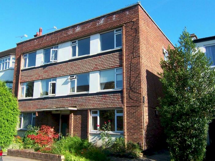 1 Bedroom Apartment To Rent In Chestnut Grove, New Malden, KT3