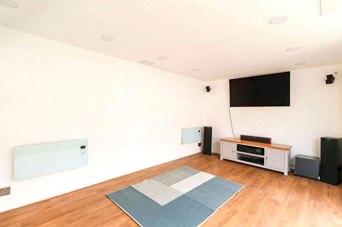 5 Bedroom Semi-Detached House For Sale In Carnarvon Avenue, Enfield, EN1