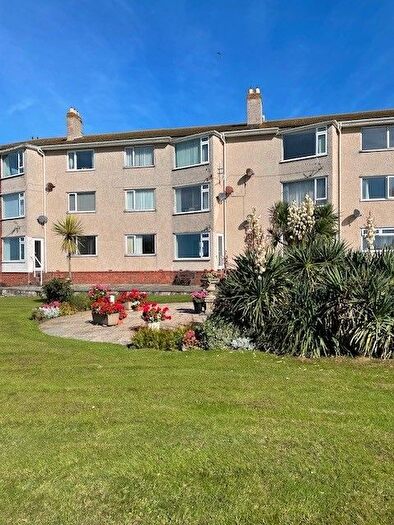 1 Bedroom Flat To Rent In Riverside Court, Deganwy, LL31