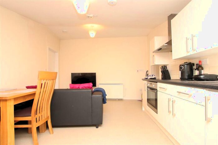 1 Bedroom Flat To Rent In Lower Bristol Road, Bath, BA2