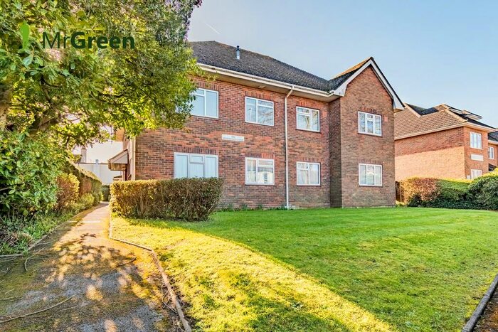 2 Bedroom Apartment To Rent In Lymington Road, Highcliffe, BH23