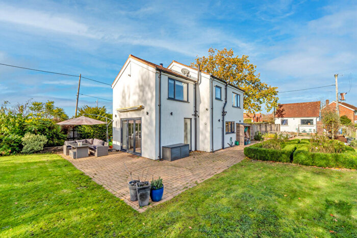 4 Bedroom Detached House For Sale In Mereoak Lane, Grazeley, Reading, RG7