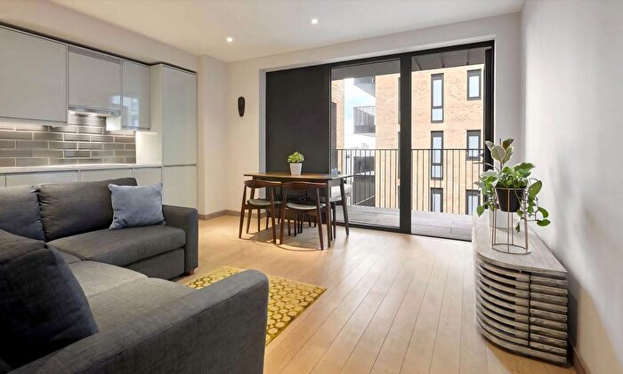 1 Bedroom Flat For Sale In Cummings House, Chivers Passage, SW18