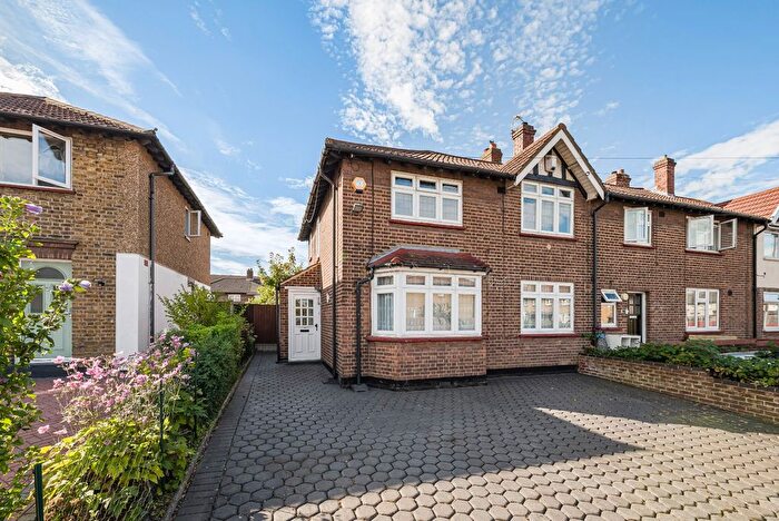 3 Bedroom Semi Detached House For Sale In Farnaby Road, Eltham, London, SE9