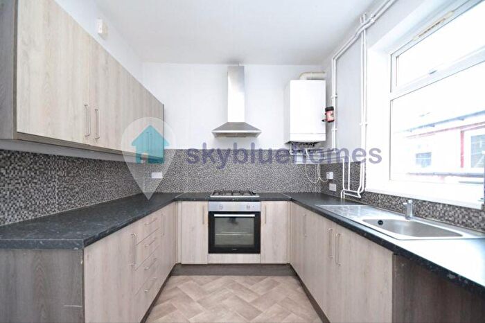 3 Bedroom Terraced House To Rent In Chepstow Road, Leicester, LE2