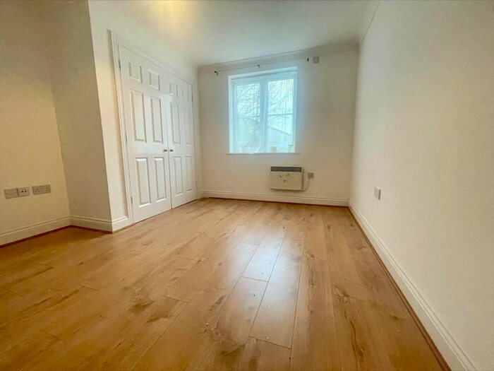 1 Bedroom Flat To Rent In East India Way, Addiscombe, Croydon, CR0
