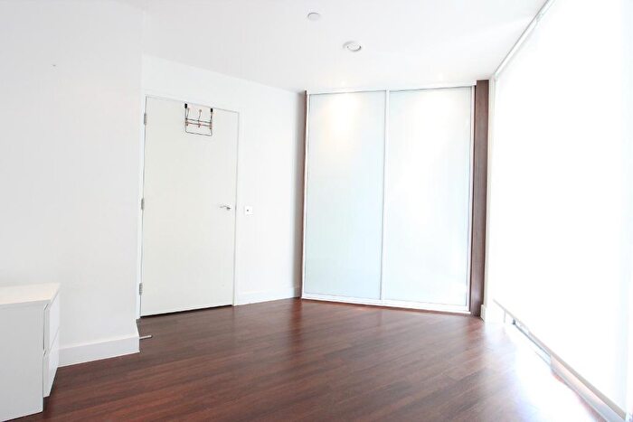 1 Bedroom Flat To Rent In Da Vinci Torre, Loampit Vale, London, SE13