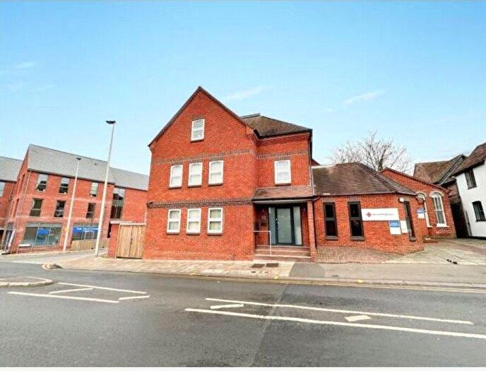 1 Bedroom Flat To Rent In Denmark Street, Wokingham, RG40