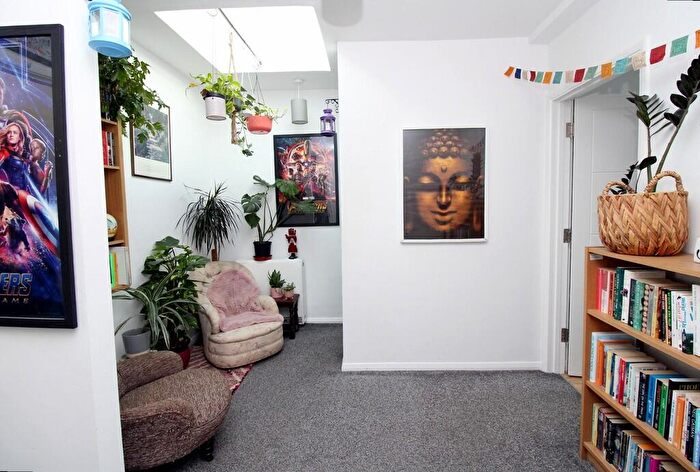 2 Bedroom Apartment For Sale In Lower Hillmorton Road, Hillmorton, CV21