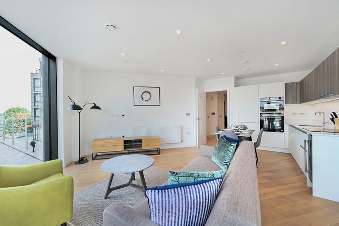 2 Bedroom Flat To Rent In Twickenham Gateway, London Road, Twickenham, TW1