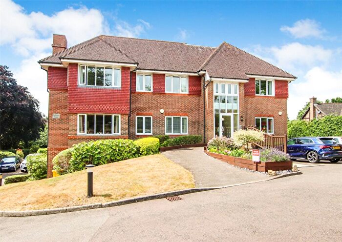 2 Bedroom Apartment For Sale In Belmore Lane, Lymington, Hampshire, SO41