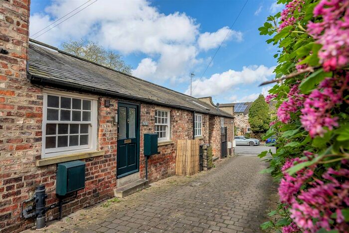 2 Bedroom Cottage To Rent In York Rise, Heslington Road, York, YO10