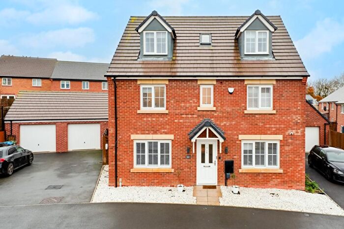 5 Bedroom Detached House For Sale In Eveland Close, Weldon, NN17