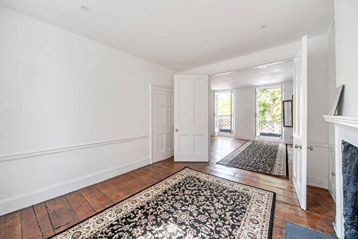 4 Bedroom Terraced House To Rent In Kennington Park Road, Kennington, London, SE11