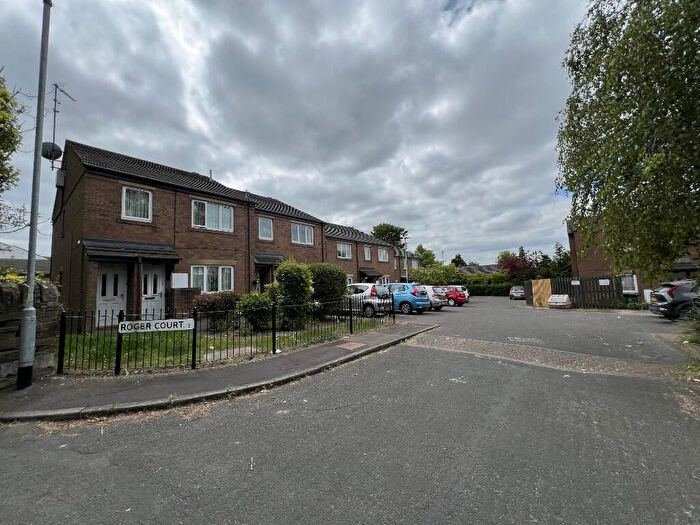 1 Bedroom Flat To Rent In Roger Court, Bradford, West Yorkshire, BD2