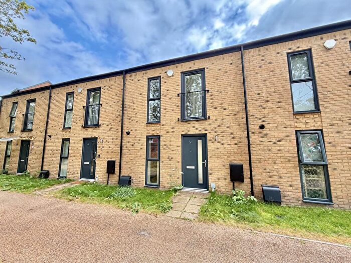 3 Bedroom Terraced House For Sale In Ribot Walk, Salford, M6