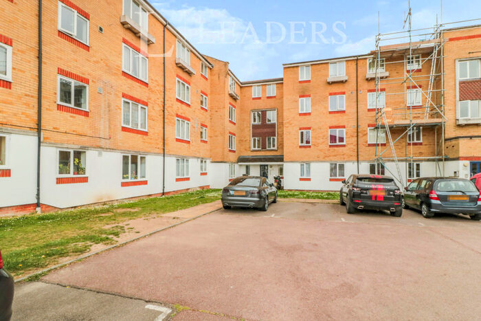 1 Bedroom Flat To Rent In Dadswood, CM20