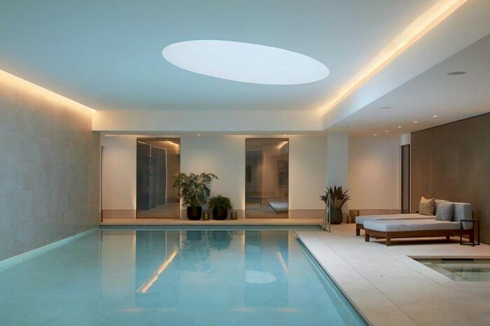 1 Bedroom Flat To Rent In Portland Place, Marylebone, W1B