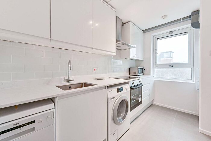3 Bedroom Flat To Rent In Babington Court, Bloomsbury, London, WC1N