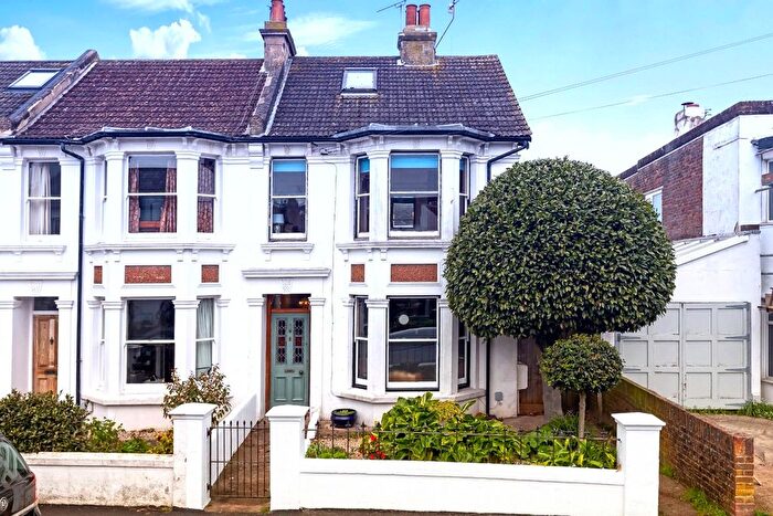 5 Bedroom End Of Terrace House For Sale In Victoria Road, Shoreham-By-Sea, BN43