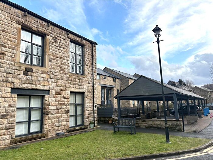 2 Bedroom Apartment To Rent In Tamewater Court, Dobcross, Oldham, Greater Manchester, OL3