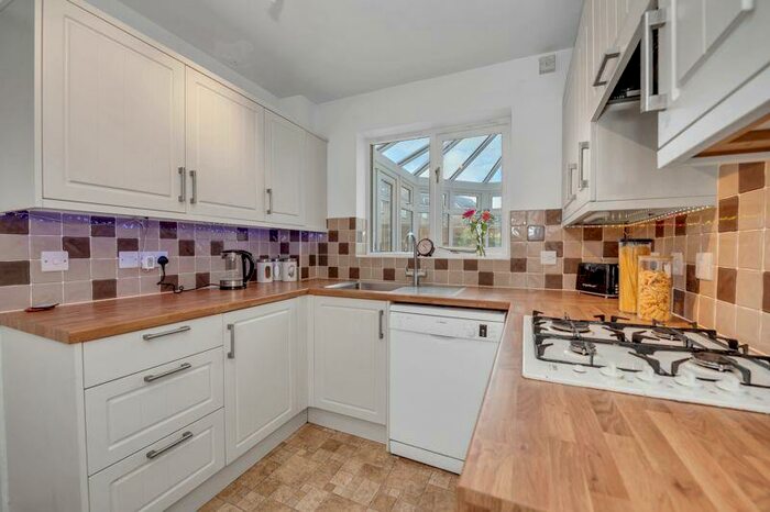 4 Bedroom Detached House For Sale In Lower Broom Road, Woolpit, IP30