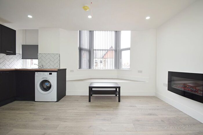 2 Bedroom Flat To Rent In Monthermer Road, Cathays, CF24