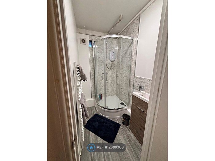 5 Bedroom Flat To Rent In Vallance Road, London, E1