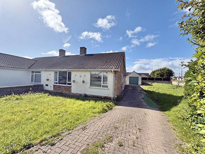 3 Bedroom Bungalow To Rent In Shellmor Avenue, Patchway, Bristol, BS34