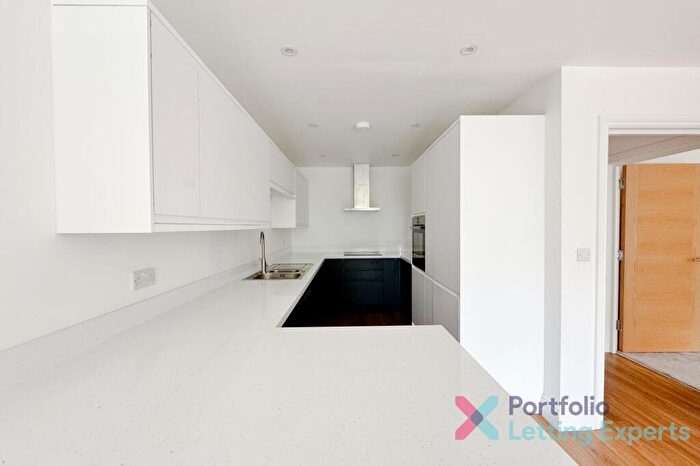2 Bedroom Flat To Rent In St. Albans Avenue, Bournemouth, BH8