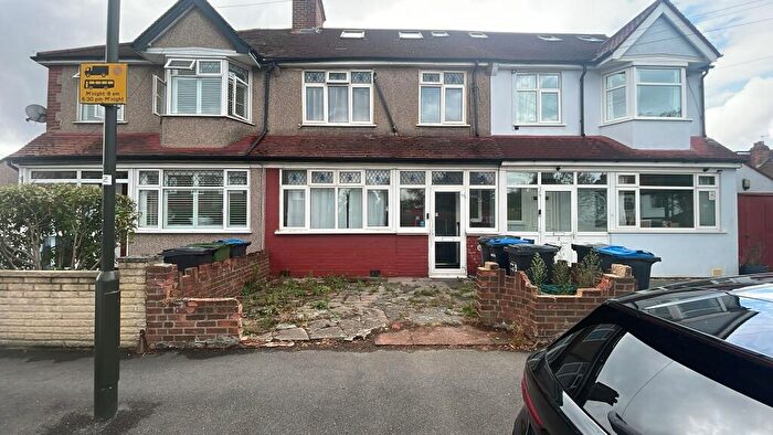4 Bedroom Terraced House For Sale In Robinhood Lane, Mitcham, CR4