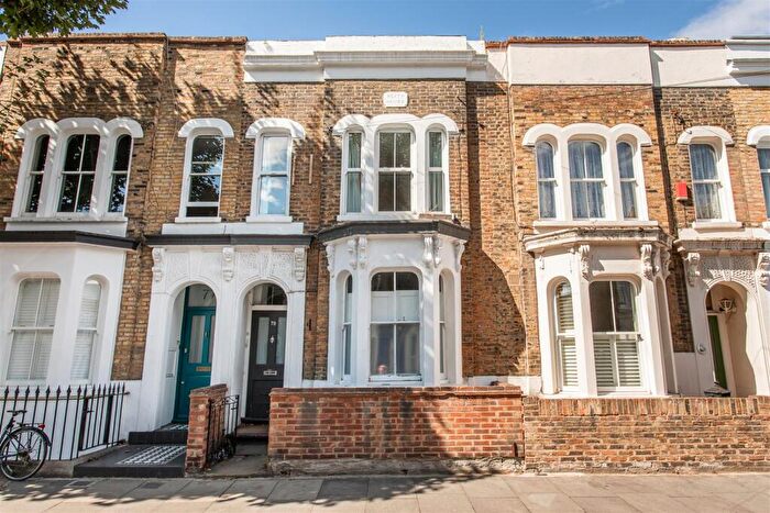 2 Bedroom Flat For Sale In Antill Road, Mile End, E3