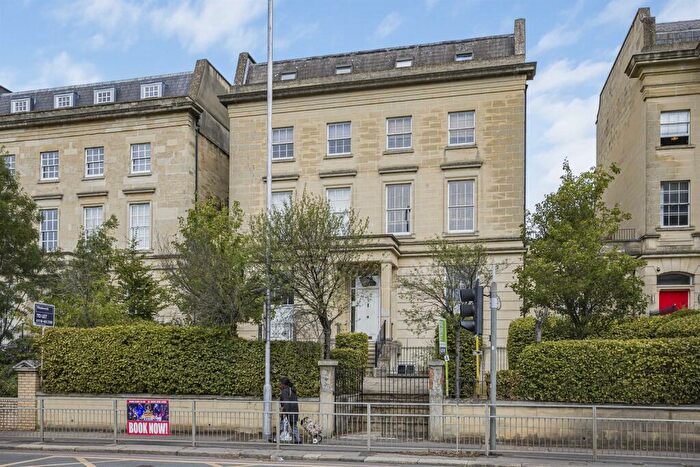 2 Bedroom Apartment To Rent In Alexandra House, - Kings Road, Reading, RG1