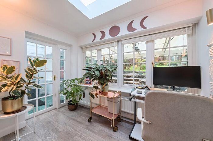 2 Bedroom Detached Bungalow For Sale In Valley Road, Kenley, CR8