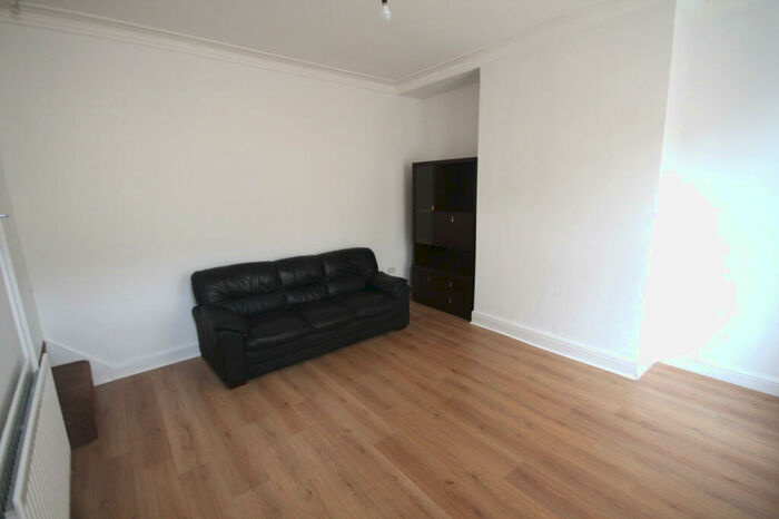 2 Bedroom Terraced House To Rent In Walford Mount, Leeds, West Yorkshire, LS9