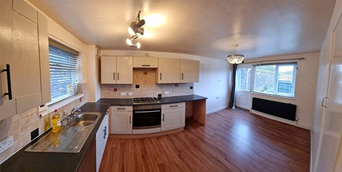 2 Bedroom End Of Terrace House To Rent In Thirlmere Way, Rossendale, BB4