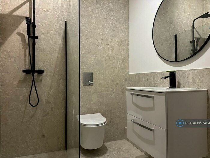 2 Bedroom Flat To Rent In Oakfield Street, Cardiff, CF24