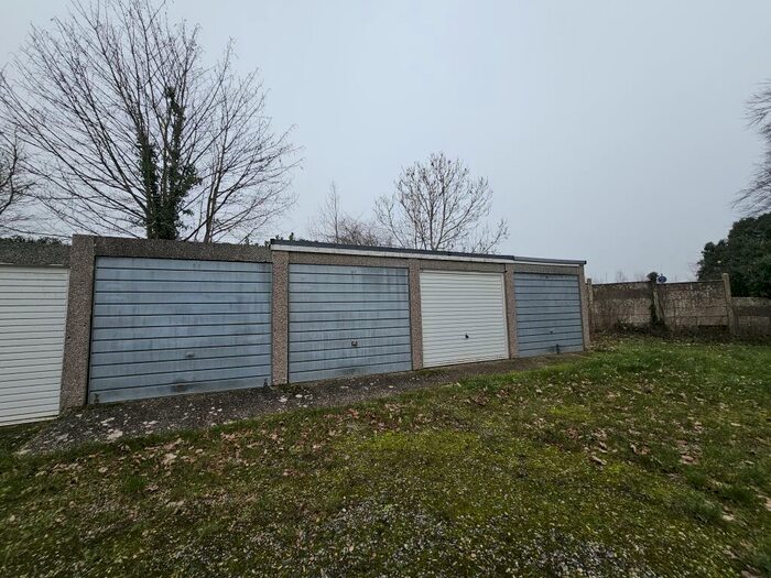 House To Rent In St Francis Road, Salisbury, SP1